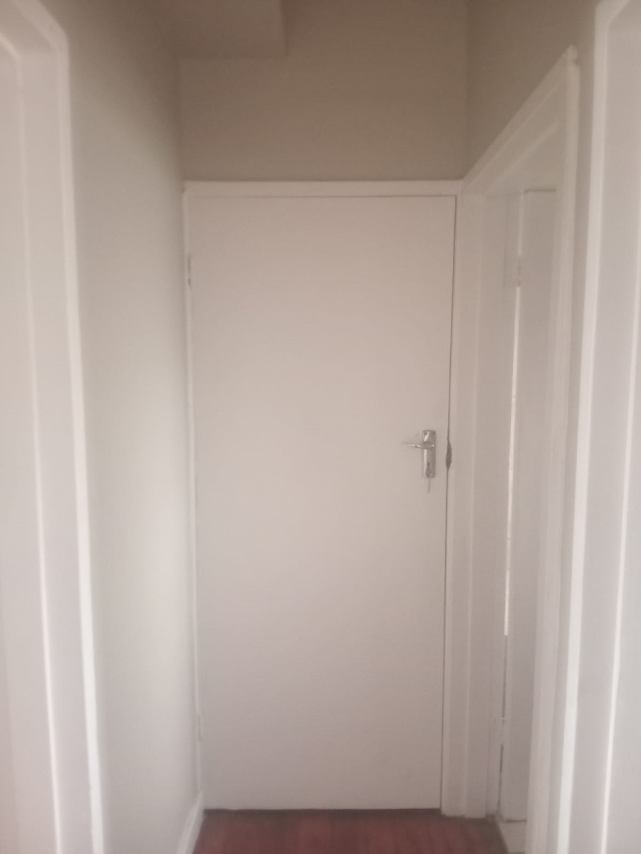 To Let 1 Bedroom Property for Rent in Southernwood Eastern Cape